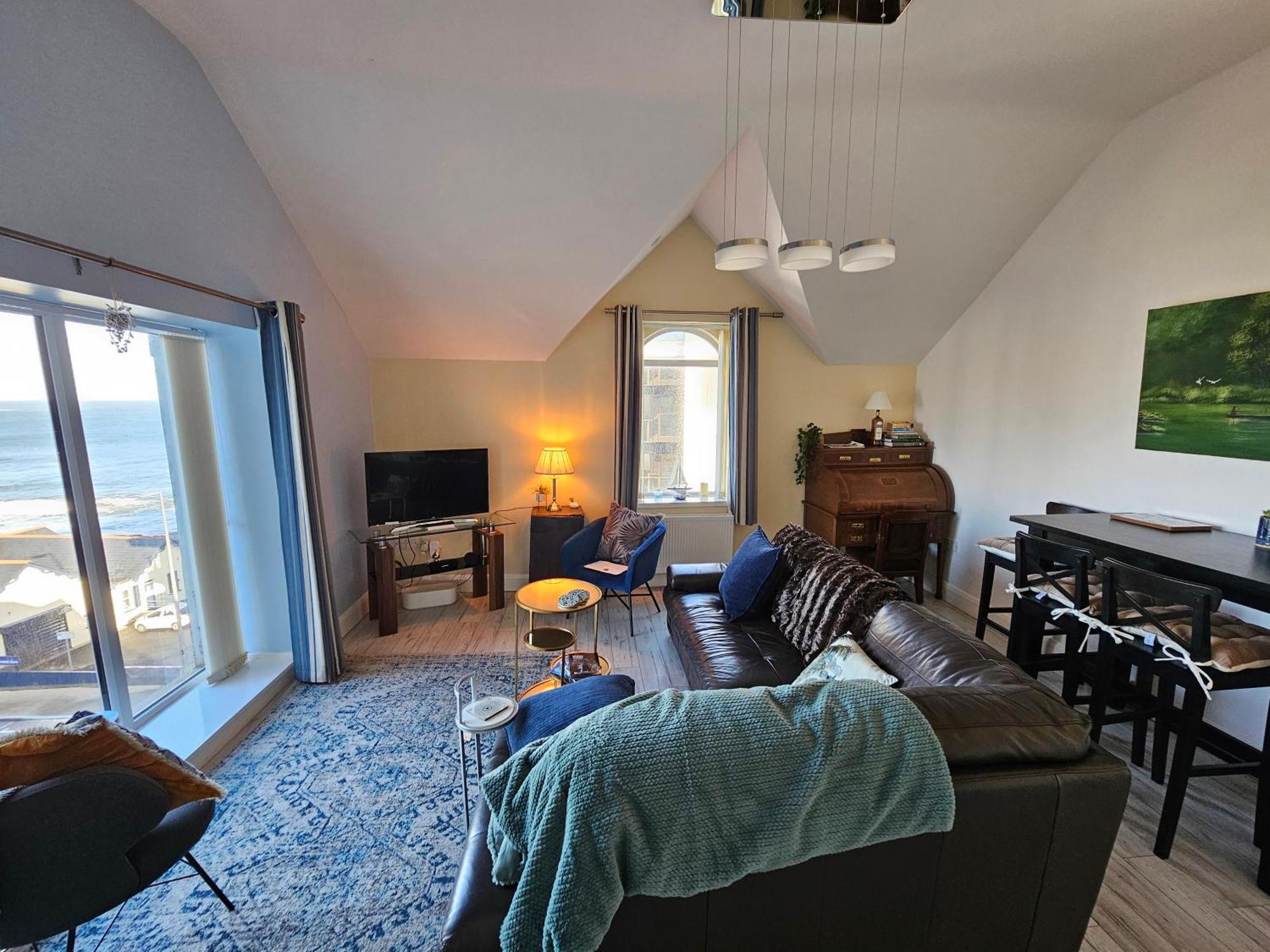 Atlantic Views Floor Apartment